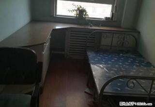 (单间出租)房子位于兴隆街加油站旁4楼单间主卧出租包水电物业有网 - 阿克苏28生活网 aks.28life.net