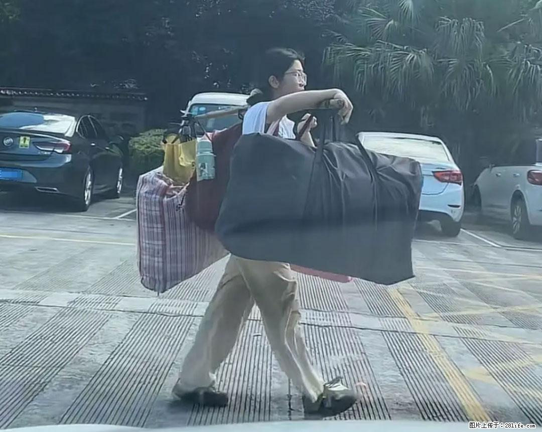 全网追的“扁担女孩”，找了一份暑假工，时薪12元 - 阿克苏生活资讯 - 阿克苏28生活网 aks.28life.net